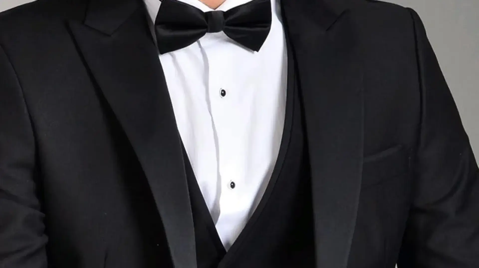 Esmoquin o traje: cuál es la mejor elección para el día de tu boda