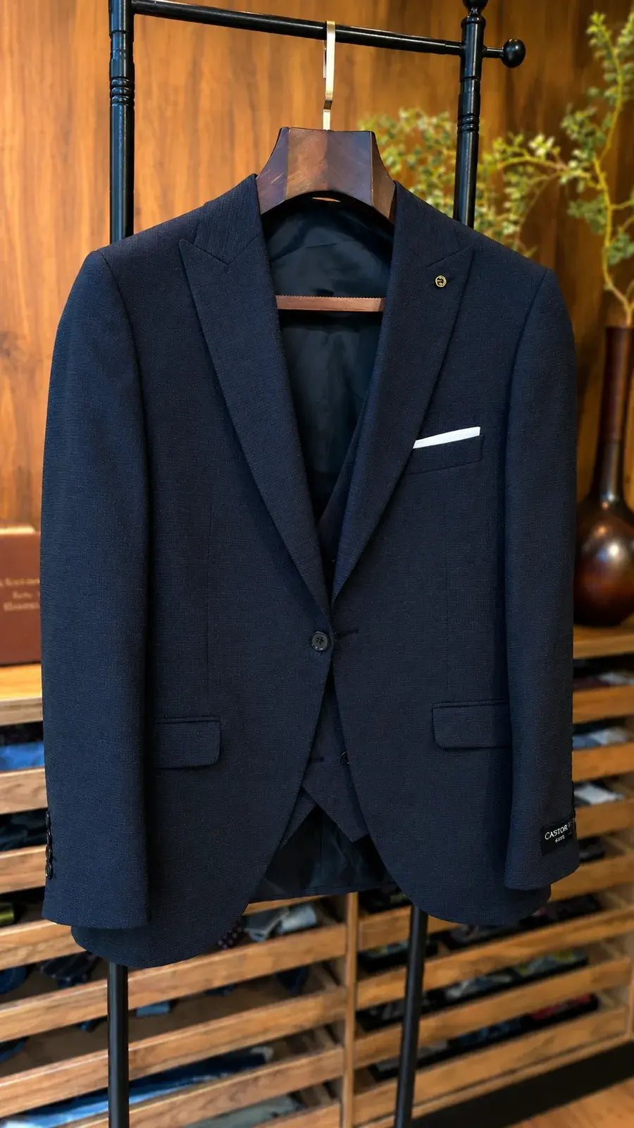 Traje Azul Texturizado — traje de novio azul para boda moderna, Castor Suits Medellín (vista 3)