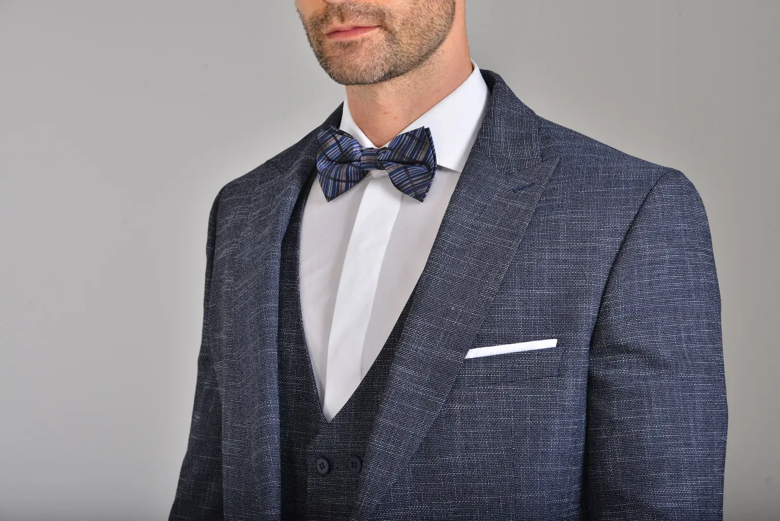 Traje Azul Textura Jean — traje de novio azul para boda moderna, Castor Suits Medellín (vista 2)