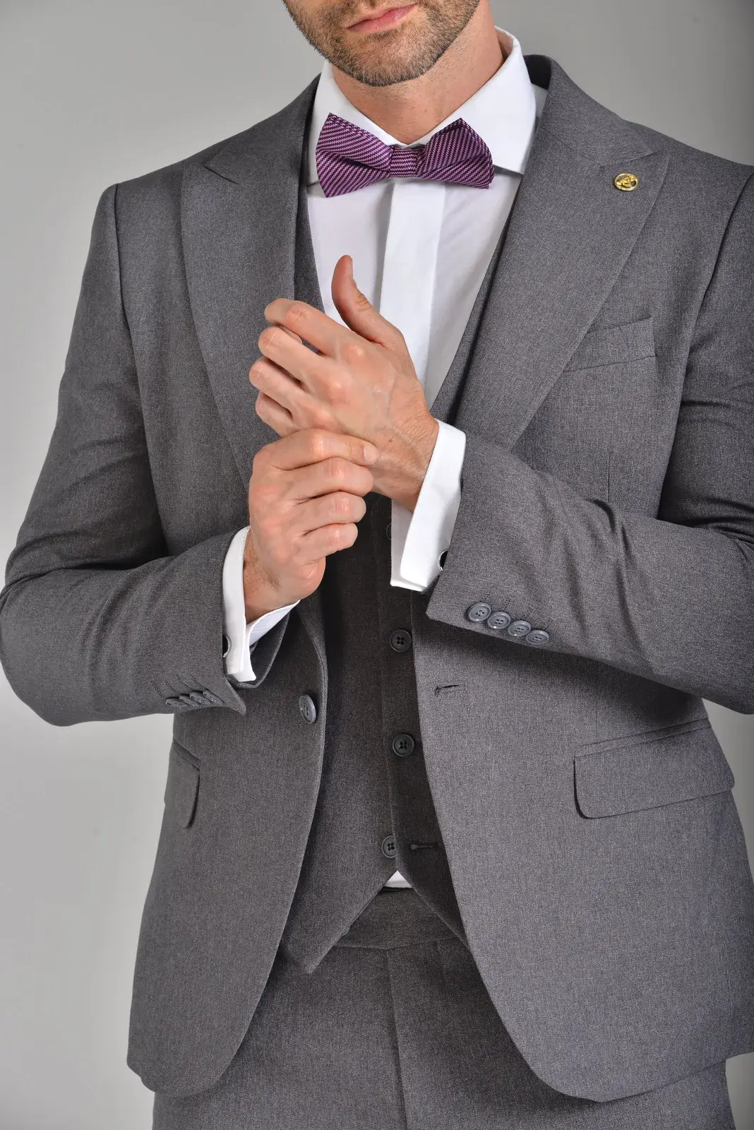 Traje Gris Oscuro Jaspe — traje de novio gris para boda moderna, Castor Suits Medellín (vista 2)