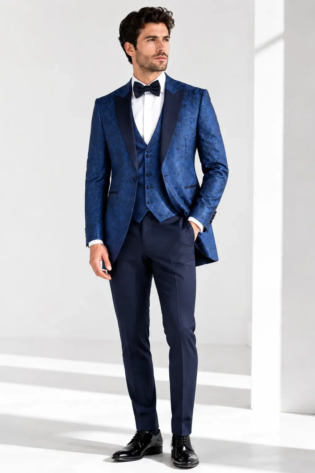 Esmoquin Jacquard Azul — traje de novio azul para boda de noche, Castor Suits Medellín