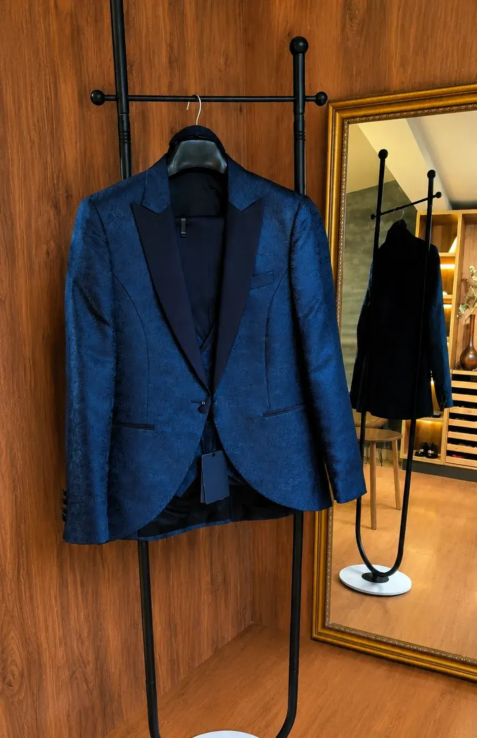 Esmoquin Jacquard Azul — traje de novio azul para boda de noche, Castor Suits Medellín (vista 4)