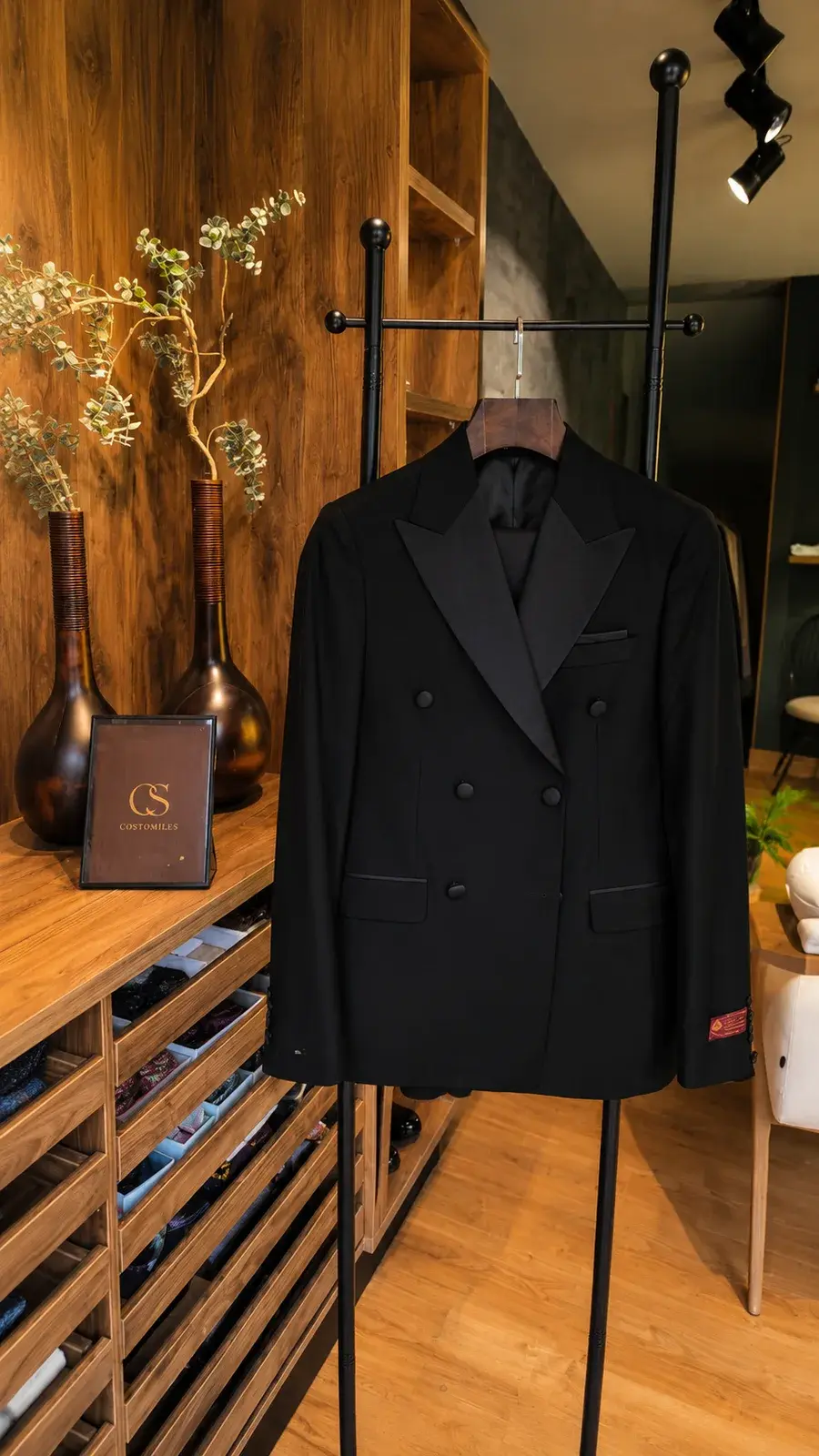 Esmoquin Negro Cruzado — traje de novio negro para boda de noche, Castor Suits Medellín