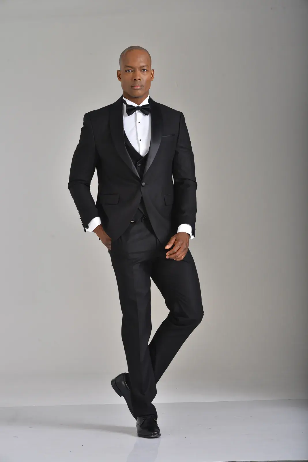 Esmoquin Negro en Lana — traje de novio negro para boda de noche, Castor Suits Medellín