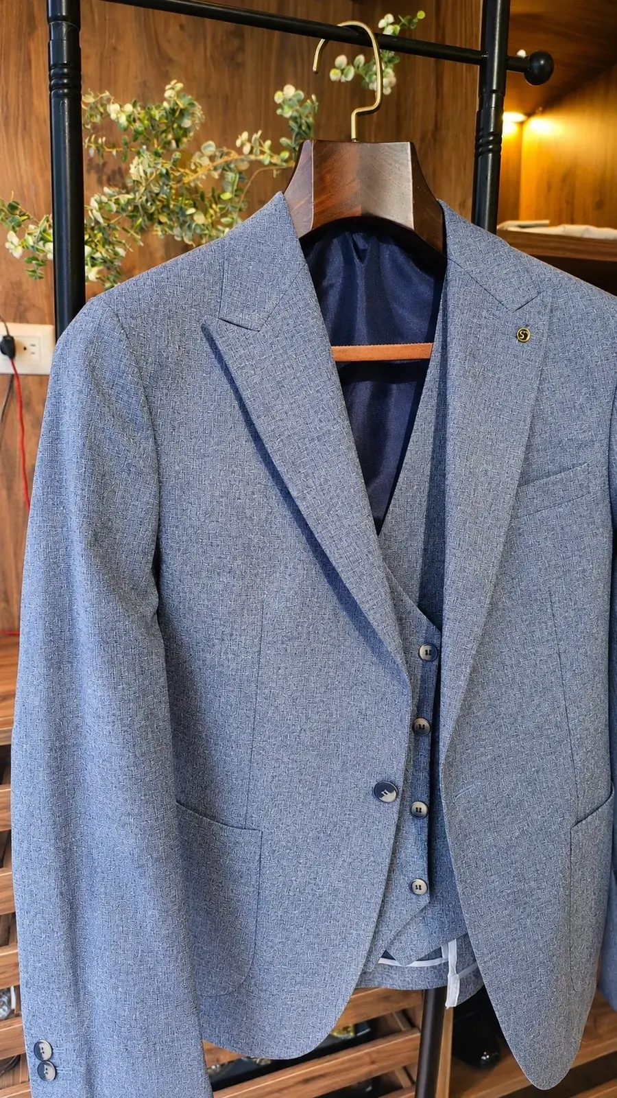 Traje Azul Celeste en Algodón — traje de novio azul cielo para boda en la playa, Castor Suits Medellín (vista 3)