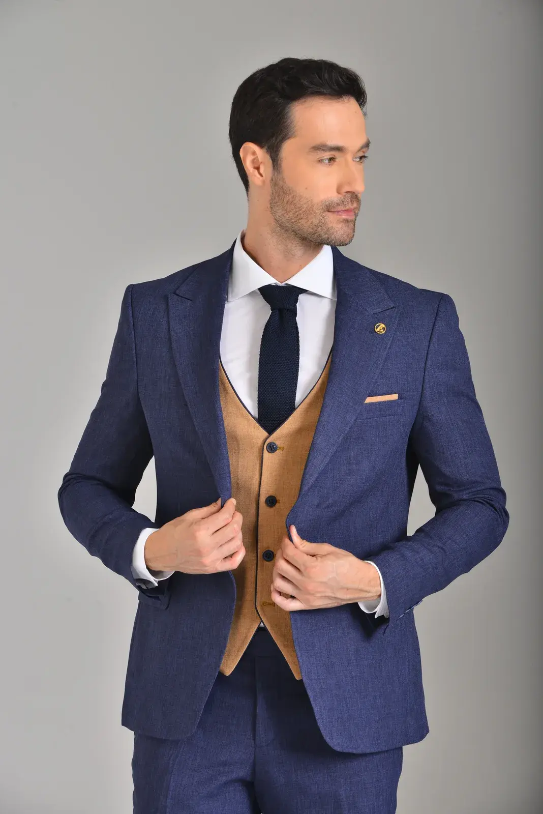 Traje Azul Tres Piezas — traje de novio azul para boda formal, Castor Suits Medellín
