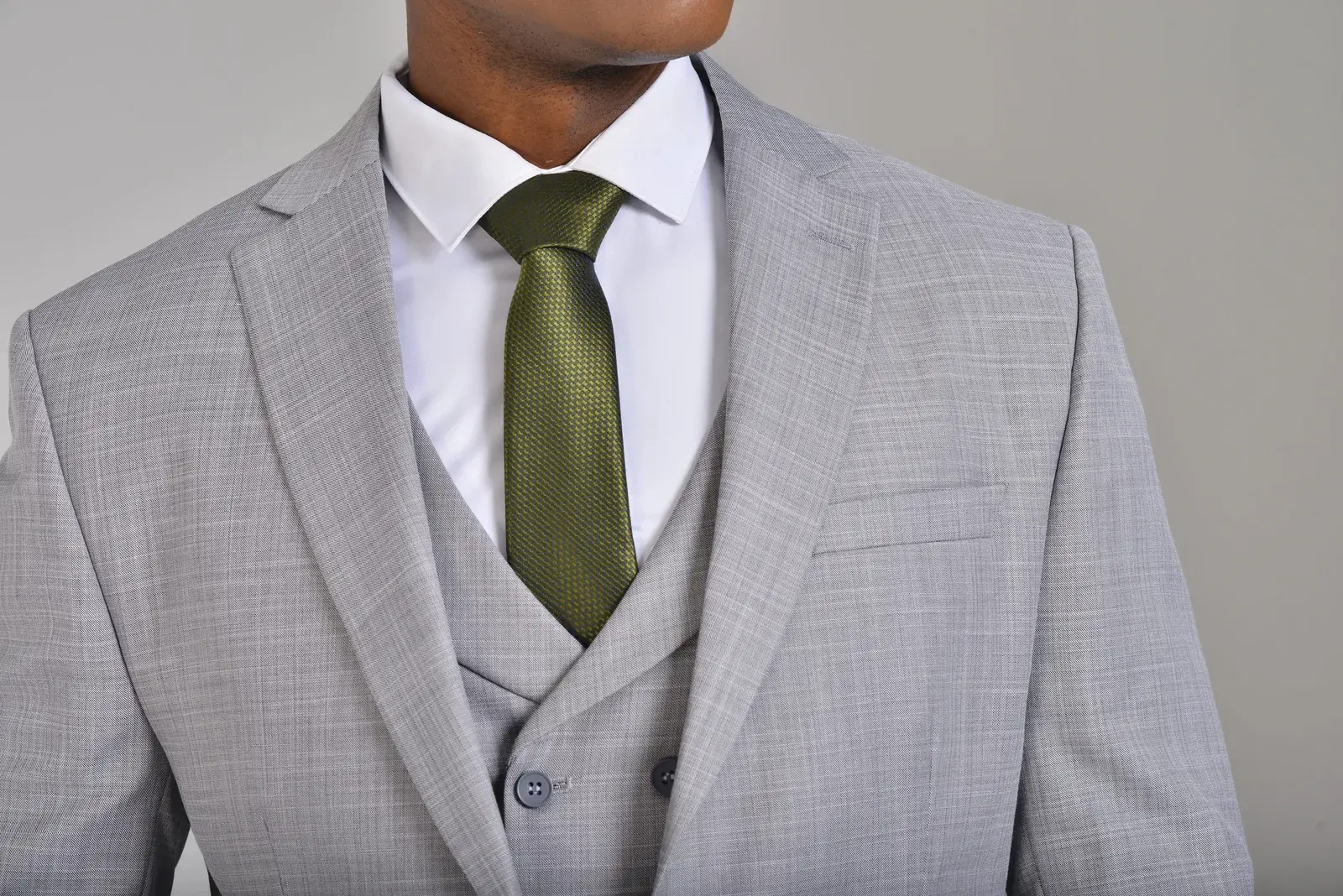 Traje Gris Tres Piezas — traje de novio gris para boda formal, Castor Suits Medellín (vista 2)