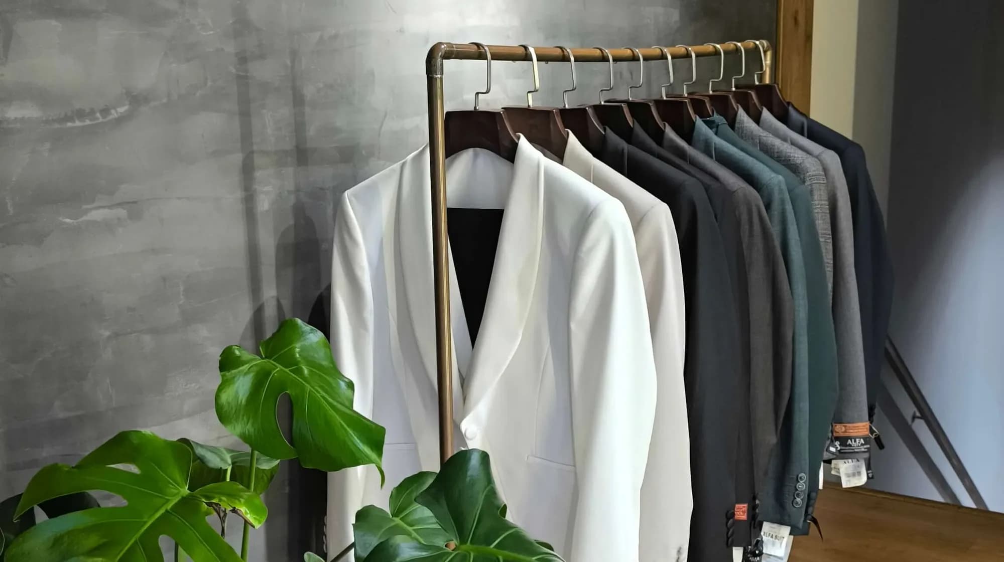 Los 10 errores que cometen los novios al comprar su traje (y cómo evitarlos)