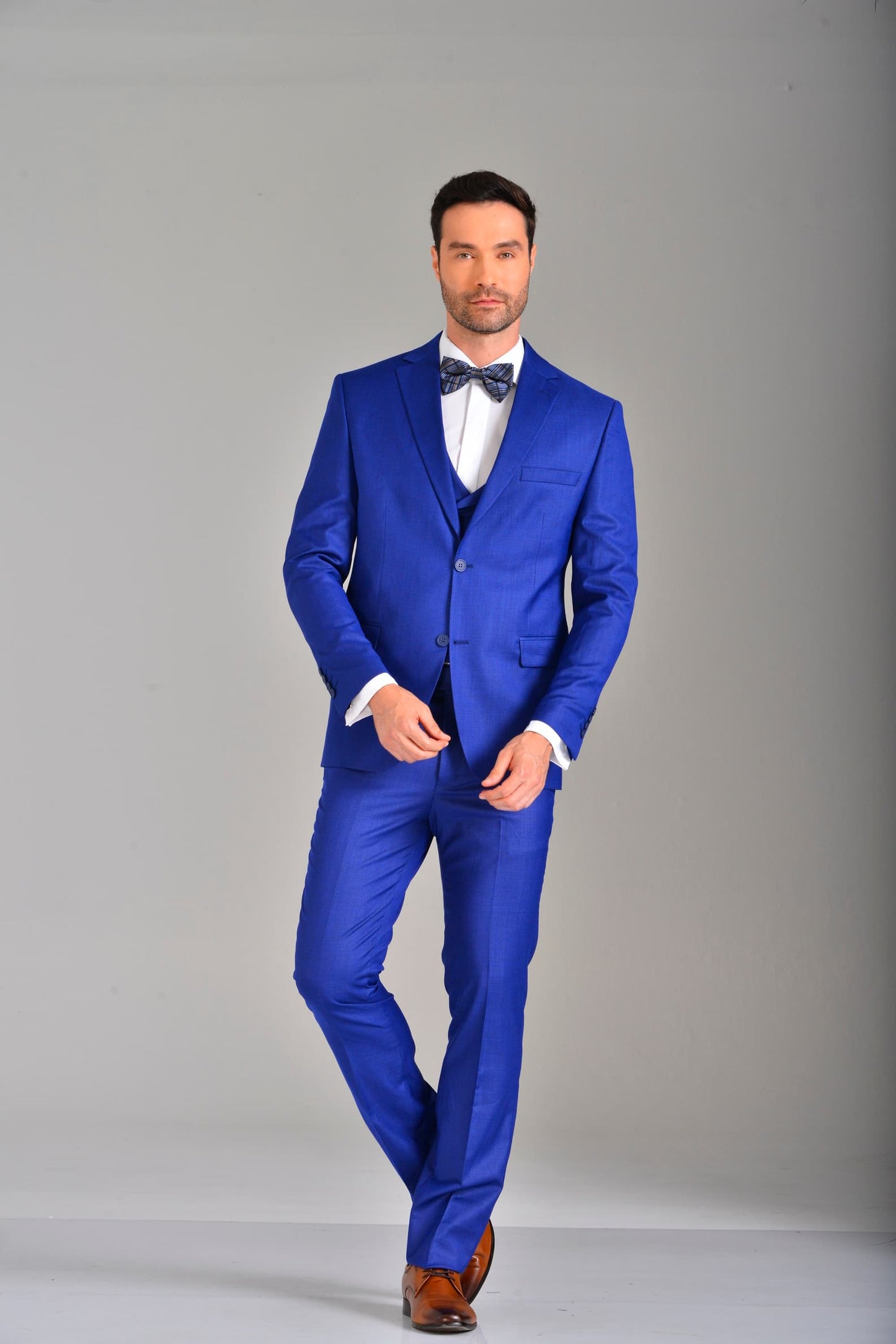 Traje Azul Royal.