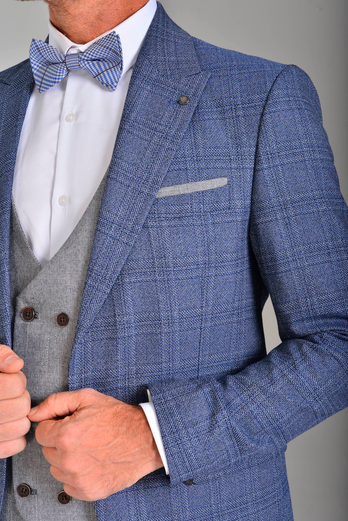 Traje Azul Cuadros Chaleco Gris